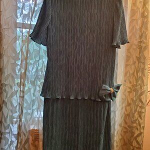 Elegant Vintage 80s-90s Size 18 evening dress by PATRA.. Made in USA.